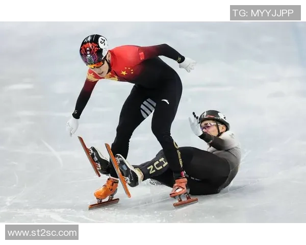中国选手包揽短道速滑世界杯前三，场馆欢呼雷动